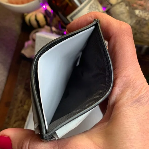 Authentic Kate Spade smooth glitter leather card case in box - Picture 5 of 7